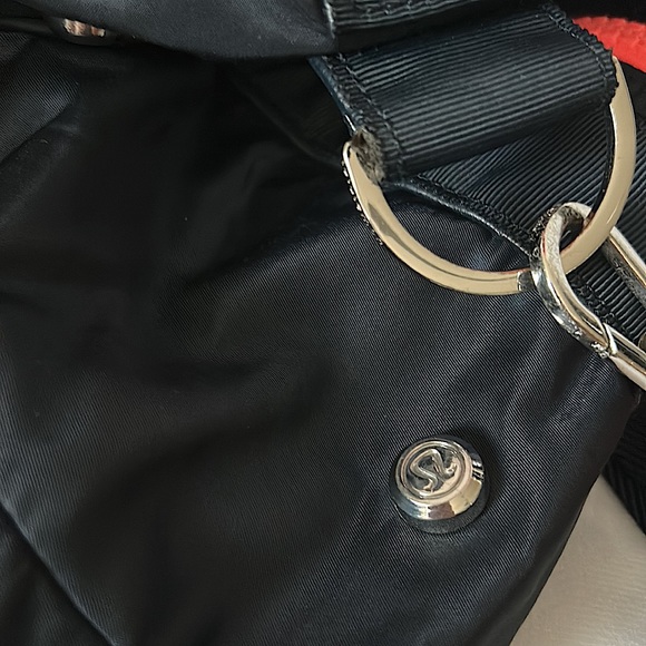 Lululemon Very Roomy Neon Orange/Navy Blue Duffel Bag - Picture 5 of 12